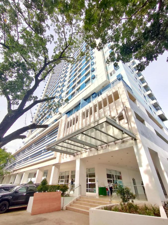 Quince Studio W/ Balcony Orochi Staycation Ph At Loop Tower Cdo Кагаян-де-Оро Экстерьер фото