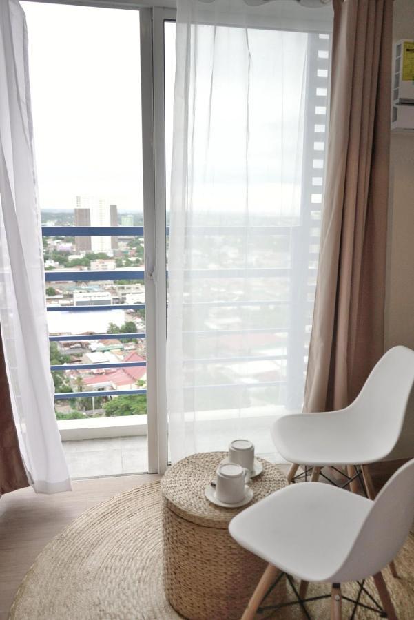 Quince Studio W/ Balcony Orochi Staycation Ph At Loop Tower Cdo Кагаян-де-Оро Экстерьер фото